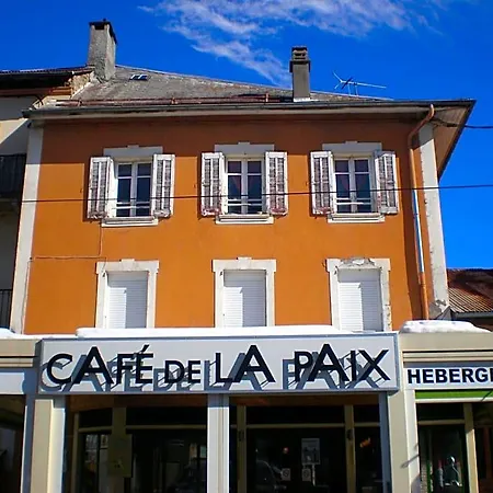 De La Paix 3*