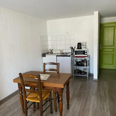 Ξενοδοχείο με διαμερίσματα De La Paix 3*